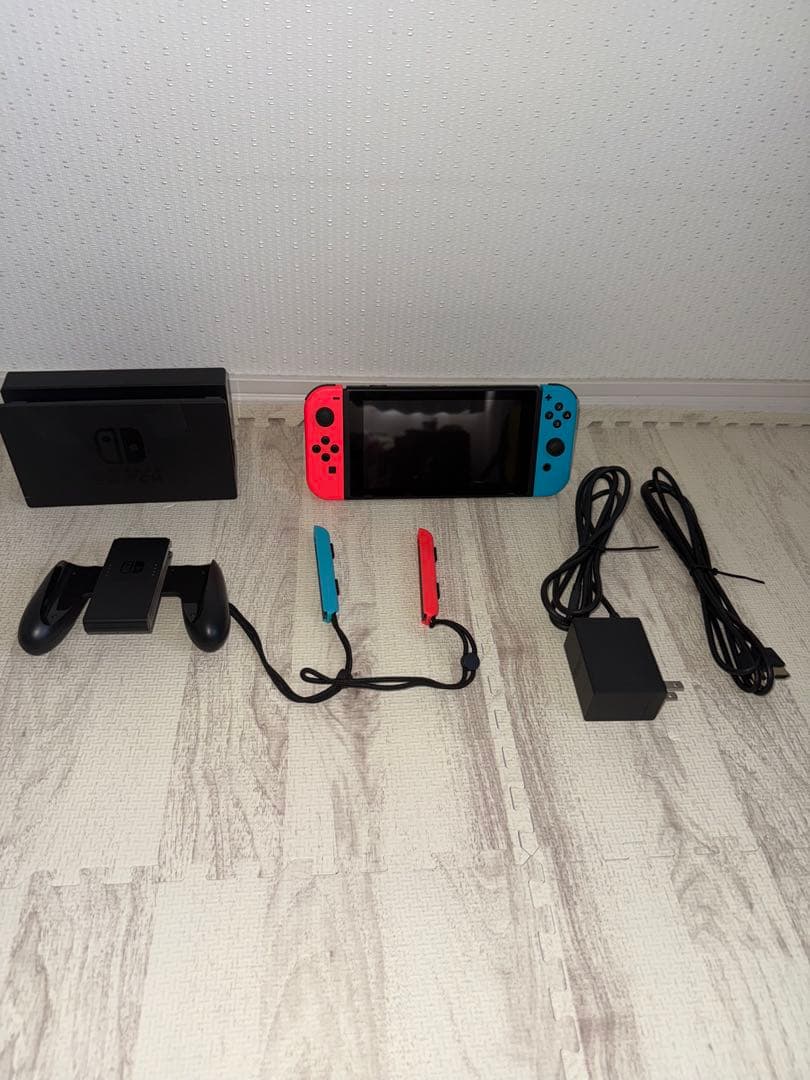 ぱ*ん様 Nintendo Switch 2017年製 初期モデル　おまけ付き