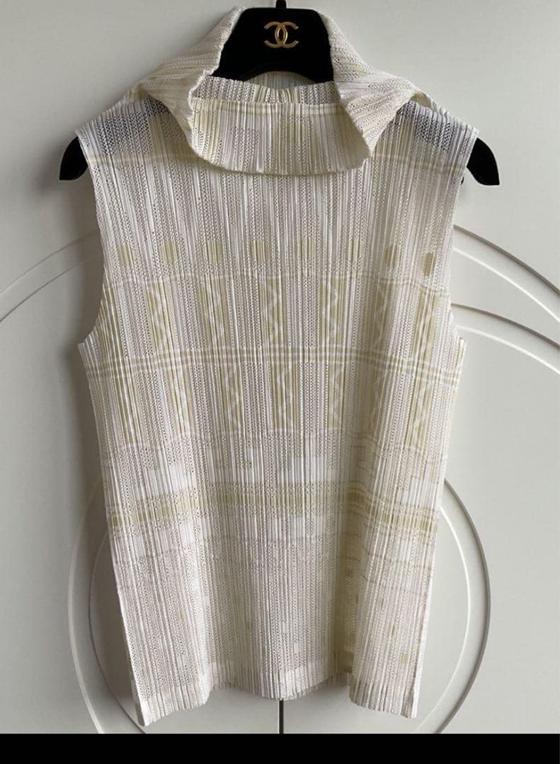 PLEATS PLEASE 美しい透かし編みセットアップ