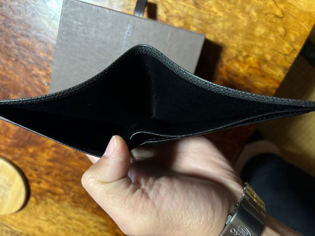 LOUIS VUITTON タイガ　二つ折り財布 ブラック