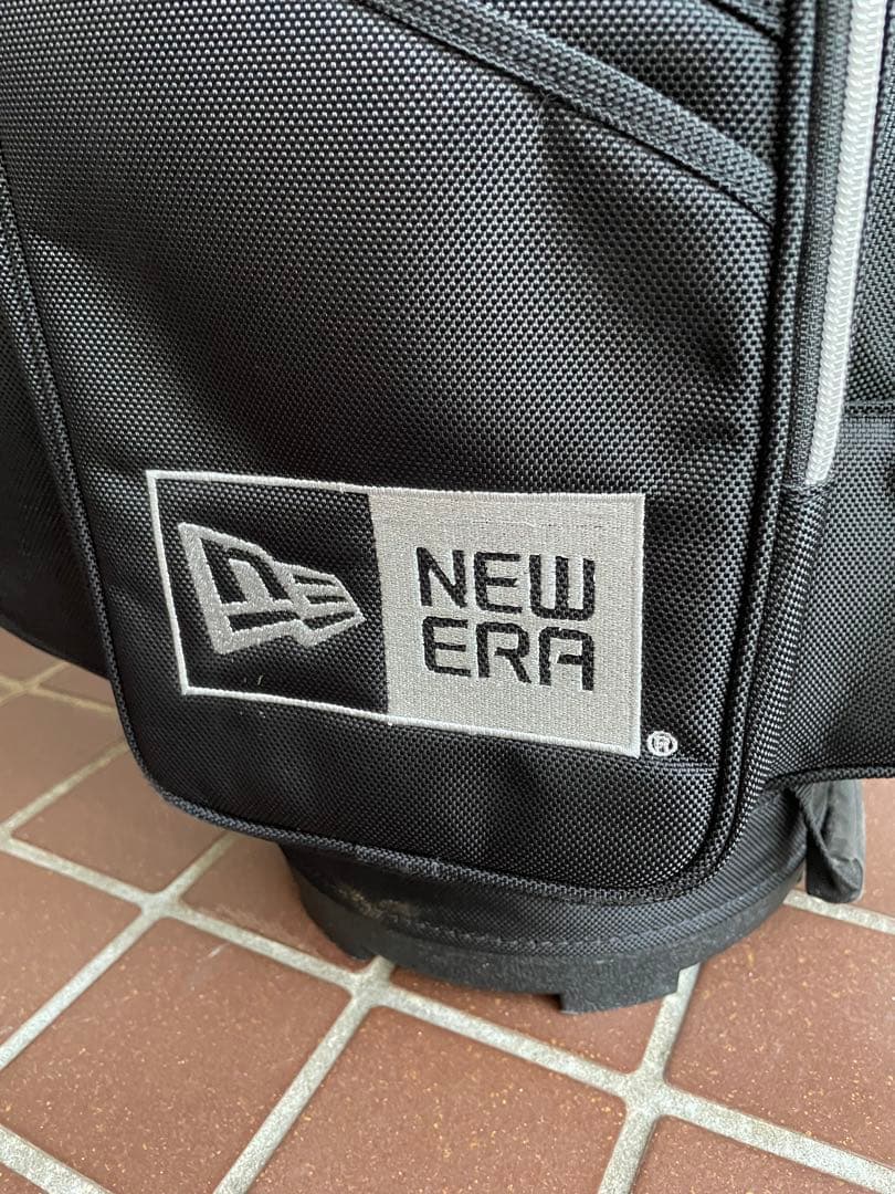 NEW ERA ニューエラキャディバッグ ブラックxシルバー ポーチ付き