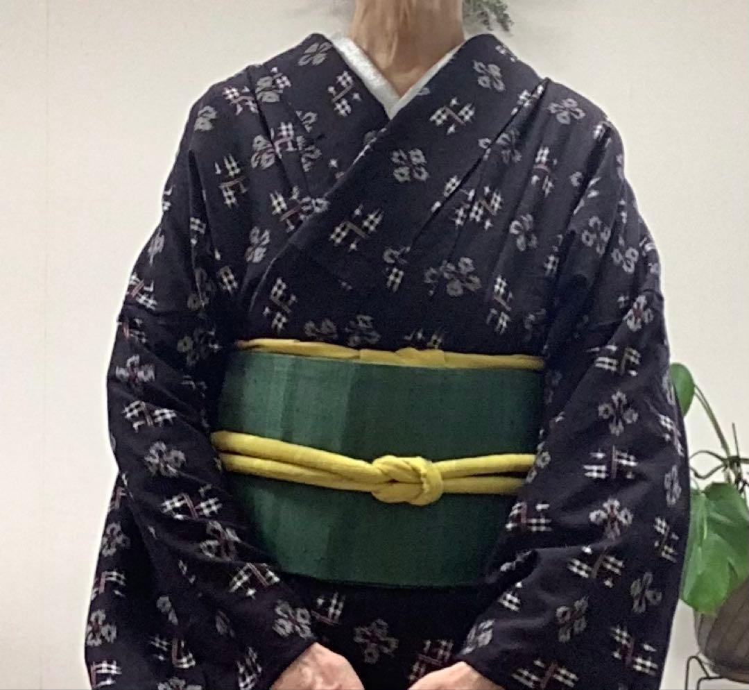 アンティークの久留米絣の黒絣のお着物。単。