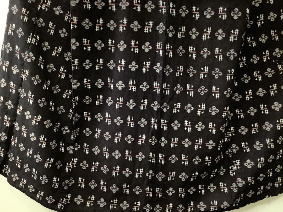 アンティークの久留米絣の黒絣のお着物。単。