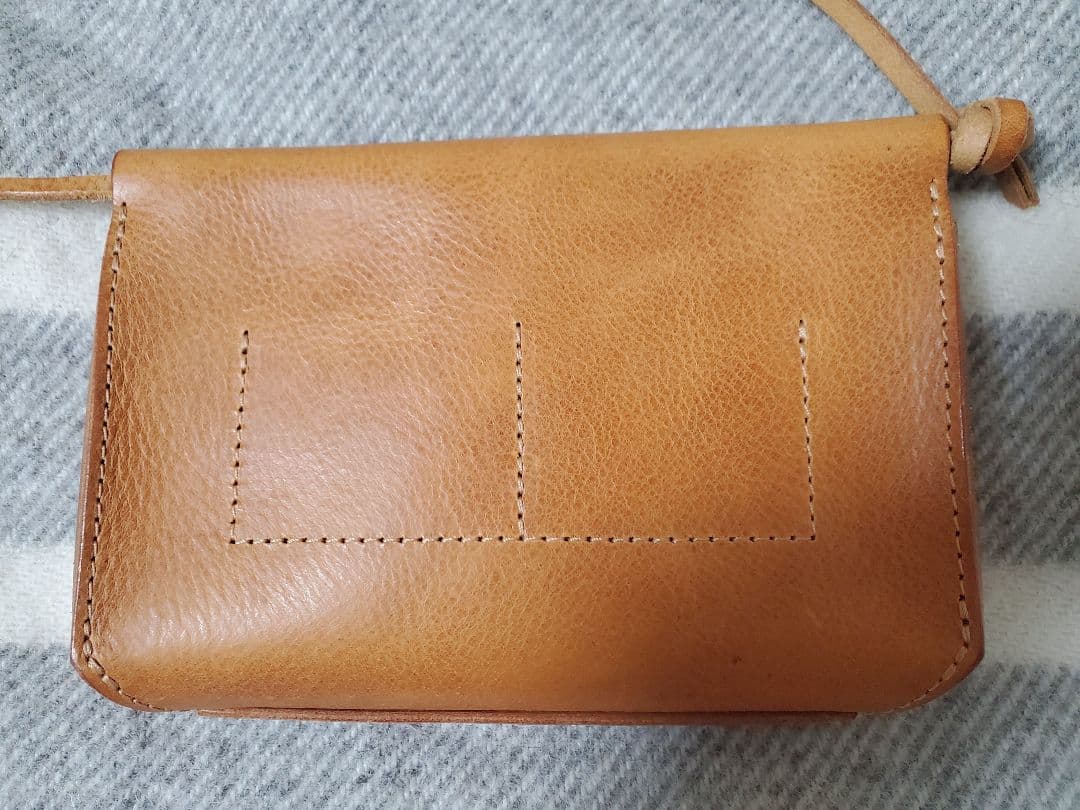 ibona イボーナ レザー ショルダーバッグ　ペティ·ポーチ