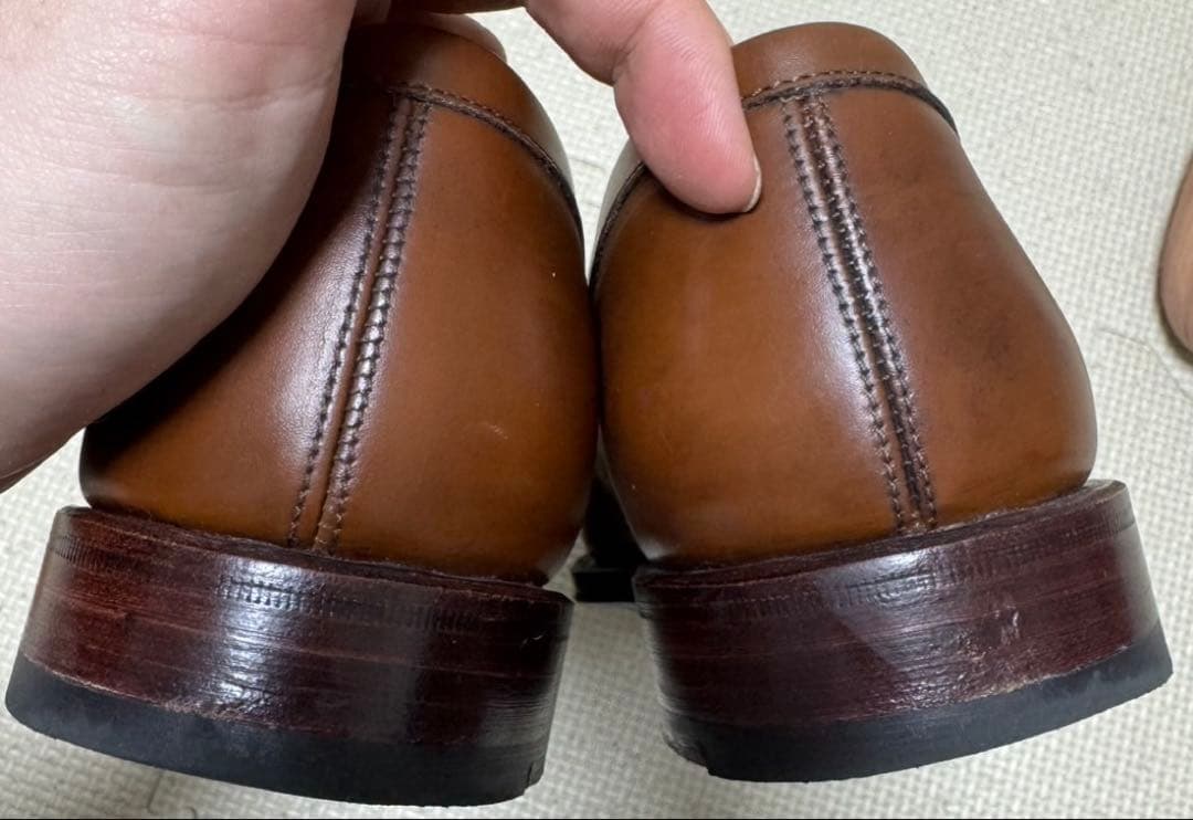 ジャランスリワヤ　ローファー