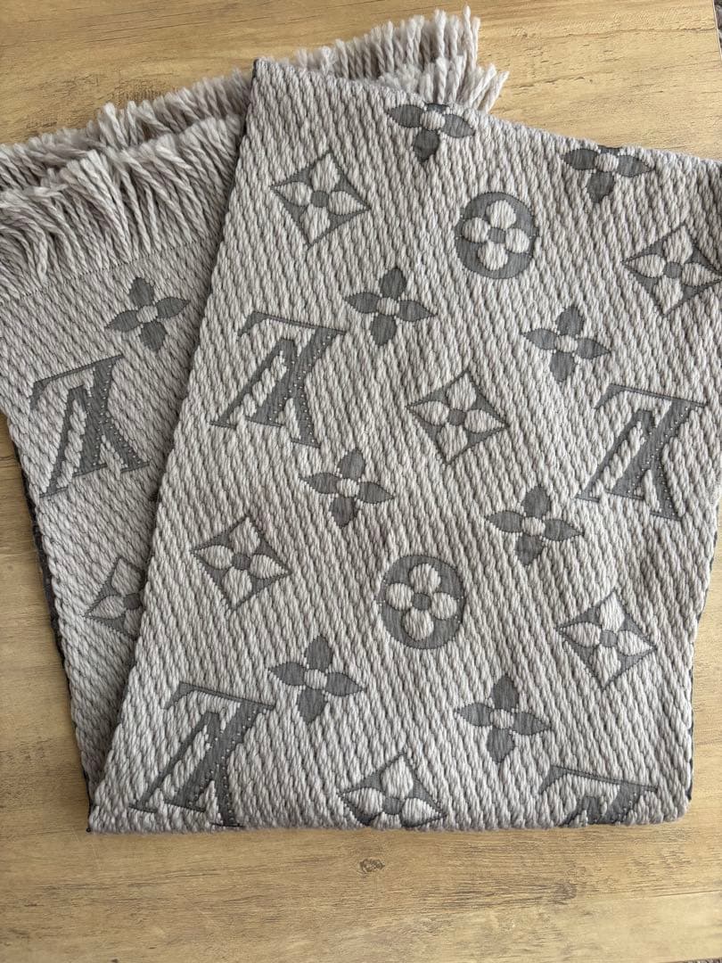 LOUIS VUITTON ロゴマニア　エシャルプ　マフラー　グレー