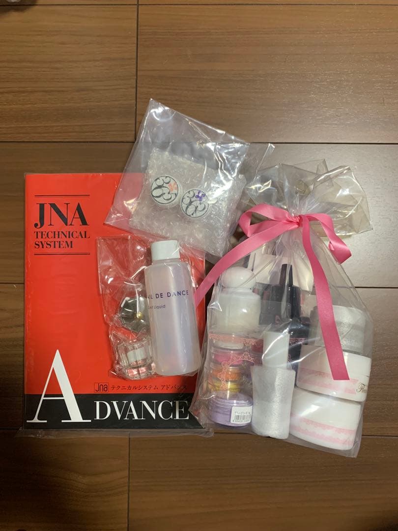 ネイリスト検定1級試験　使用教材　ネイルアートセット　ジェルベージュ、紫