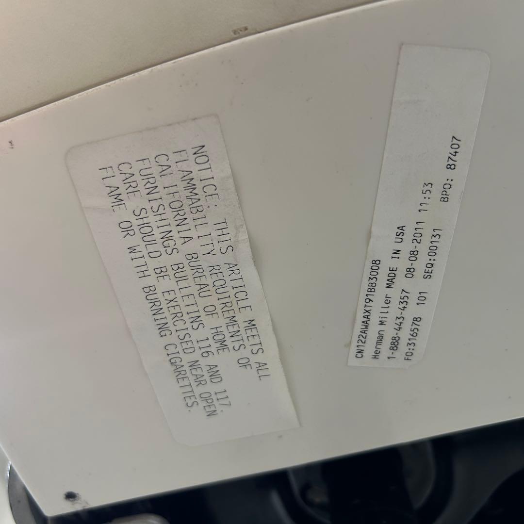 N. エンボディチェア ハーマンミラー ホワイト Embody オレンジ