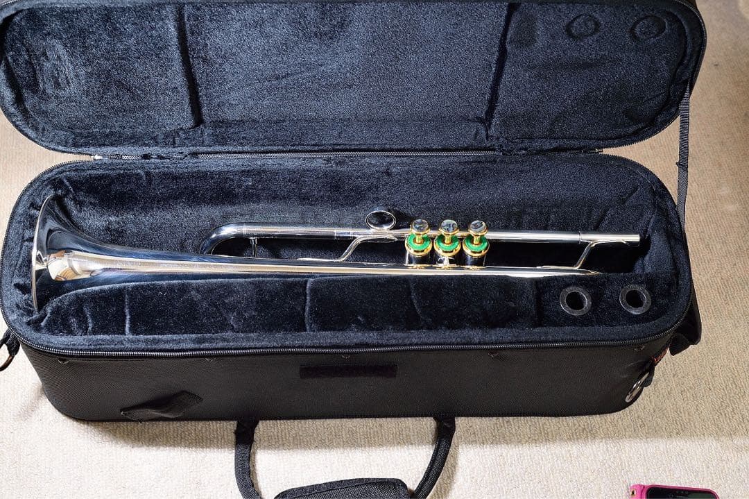 XOトランペットとケース他