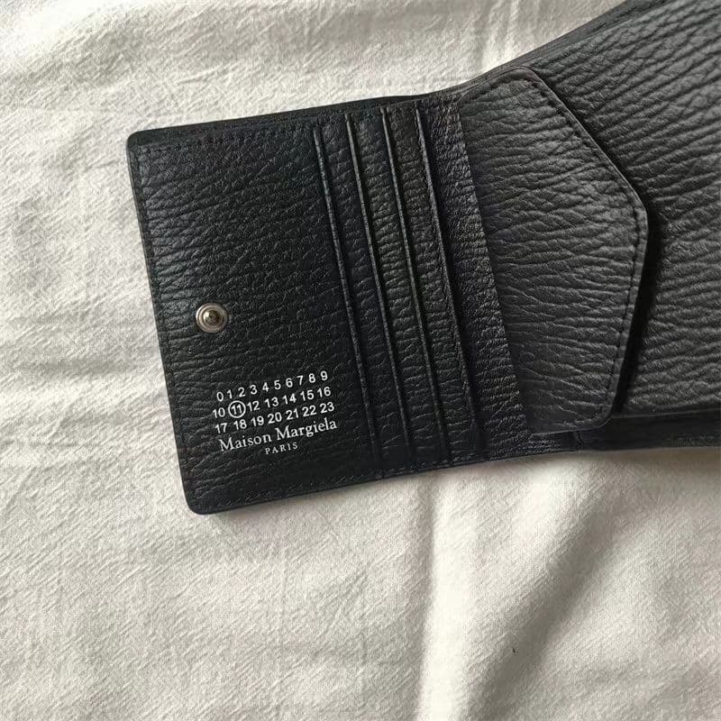 大人気商品 マルジェラ 二つ折り財布 グレインレザー 男女兼用