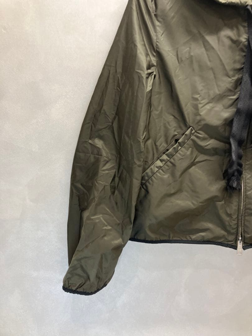 プラダ ナイロンパーカー カーキ サイズ38 レディース 【3636】