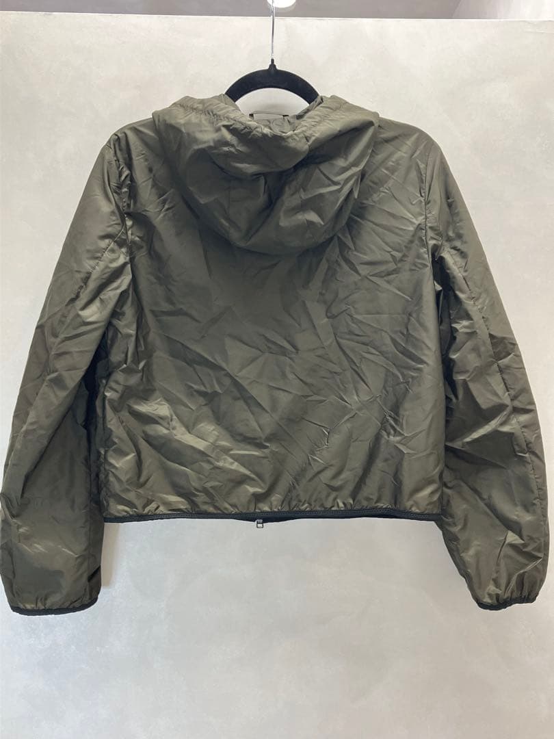プラダ ナイロンパーカー カーキ サイズ38 レディース 【3636】