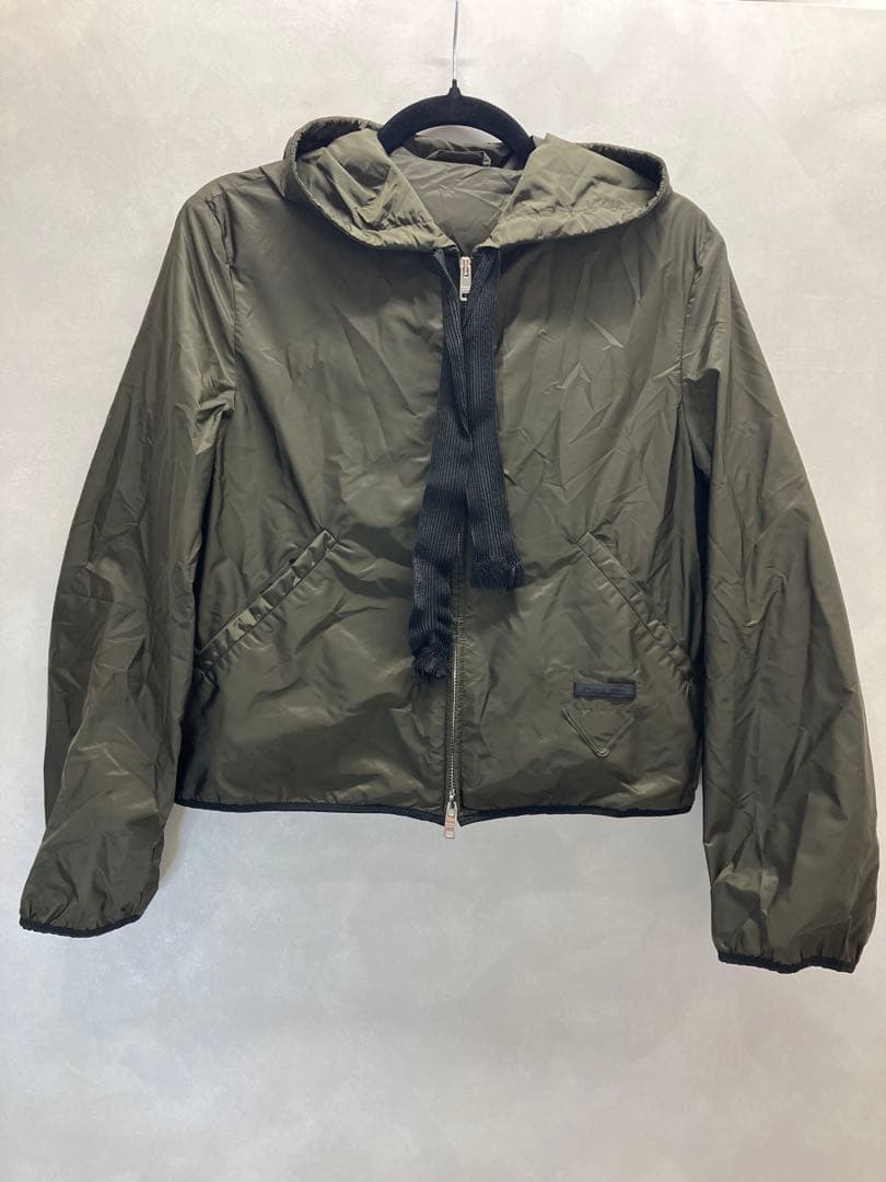 プラダ ナイロンパーカー カーキ サイズ38 レディース 【3636】