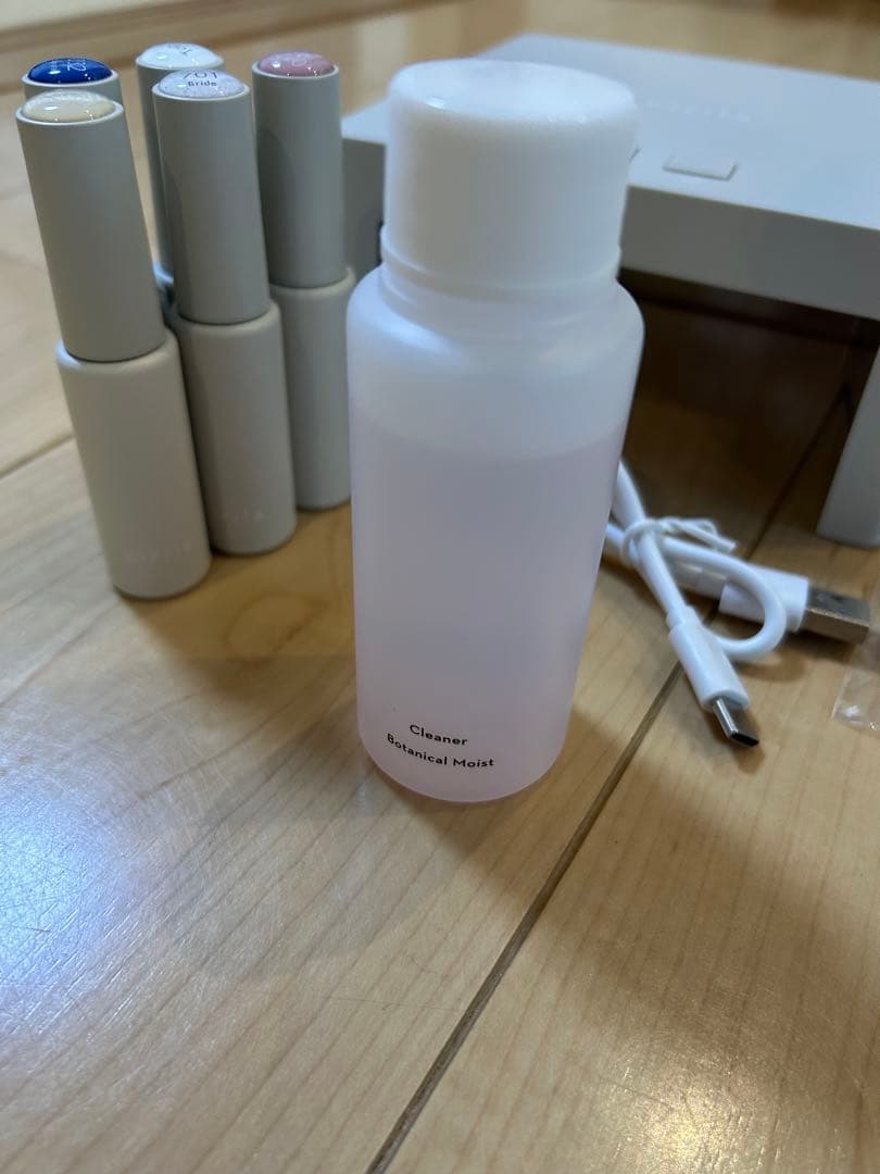 cirila ネイルケアセット　ネイルカラー3本付き