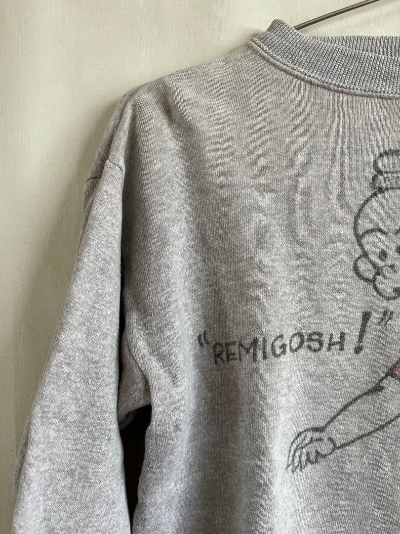 グレー スウェット　ペイント