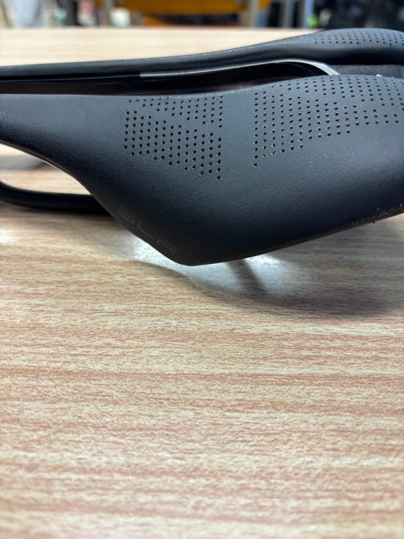 selle italia SLR Superflow サドル