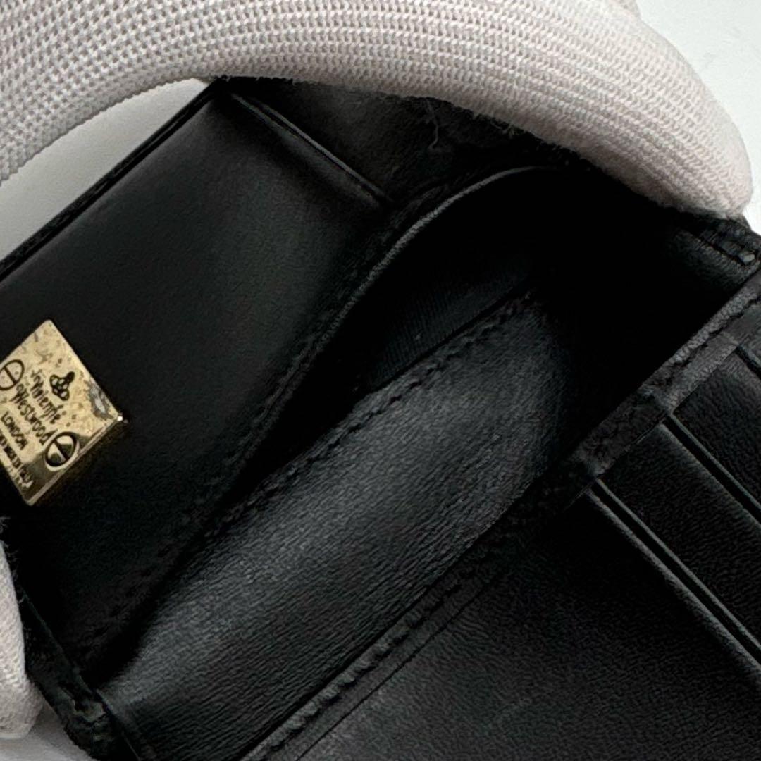 【美品】ヴィヴィアンウエストウッド レザー 二つ折り財布 オーブ 型押し ロゴ