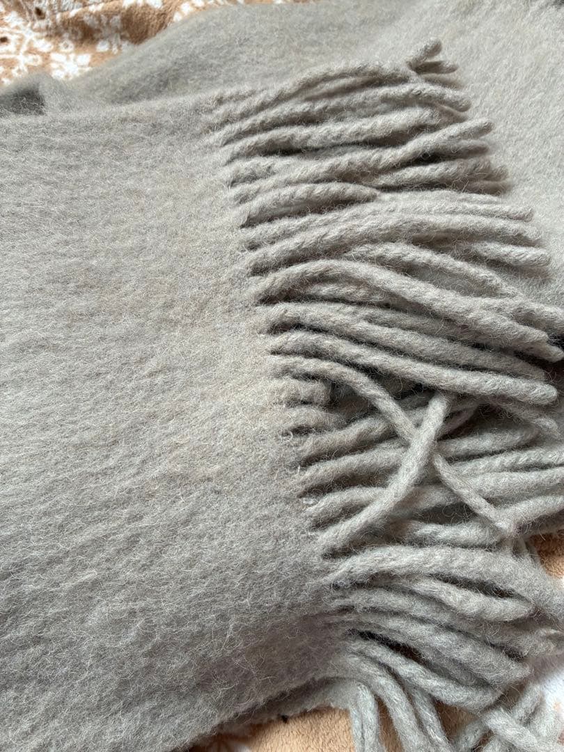 アソースメレベビーキャメル大判グレージュ フリンジ付