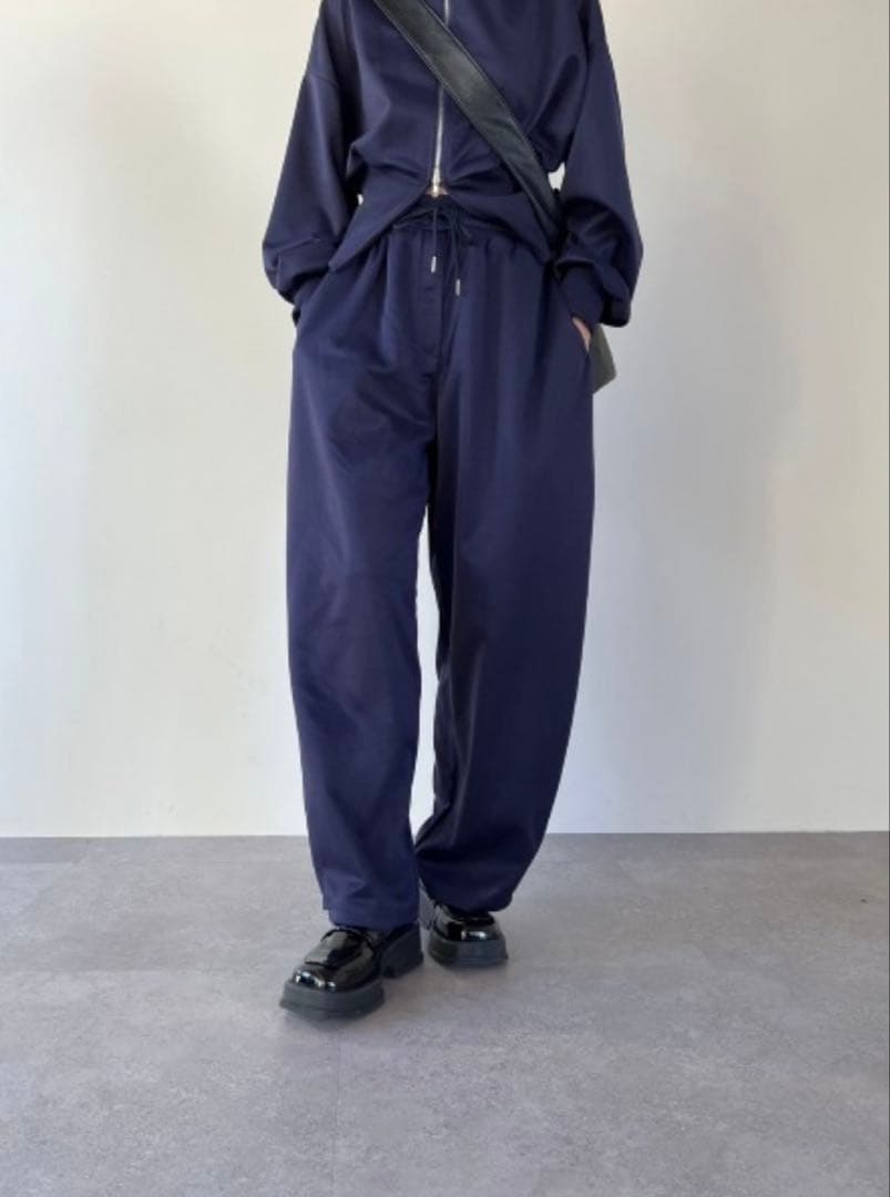 HANNE ネイビー クロップドジャケットとパンツ セット