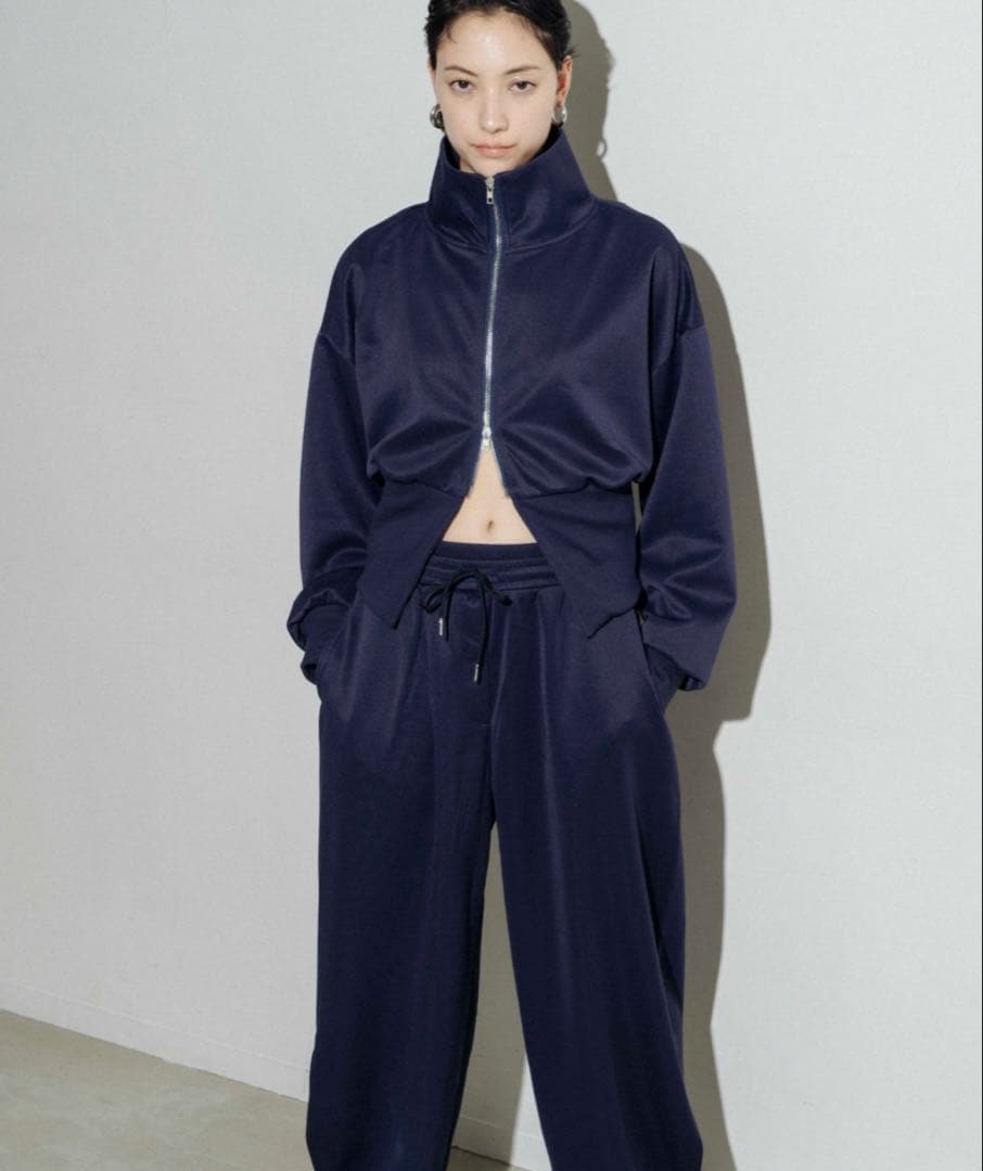 HANNE ネイビー クロップドジャケットとパンツ セット