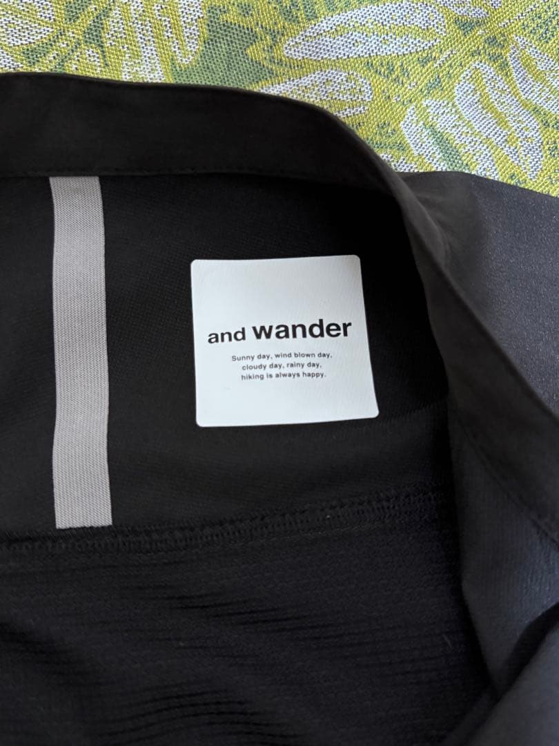 and wander 黒 長袖ジャケット
