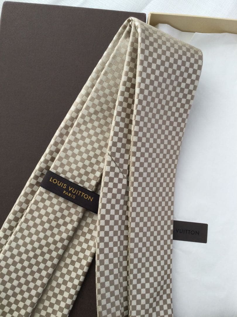 未使用　ルイヴィトン チェック柄 ベージュ系 ネクタイ 専用ボックス付き