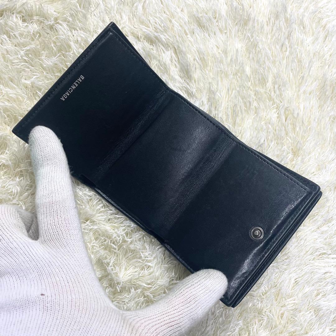 美品 保存袋付き バレンシアガ 三つ折り財布 コンパクト ロゴ型押し ブラック