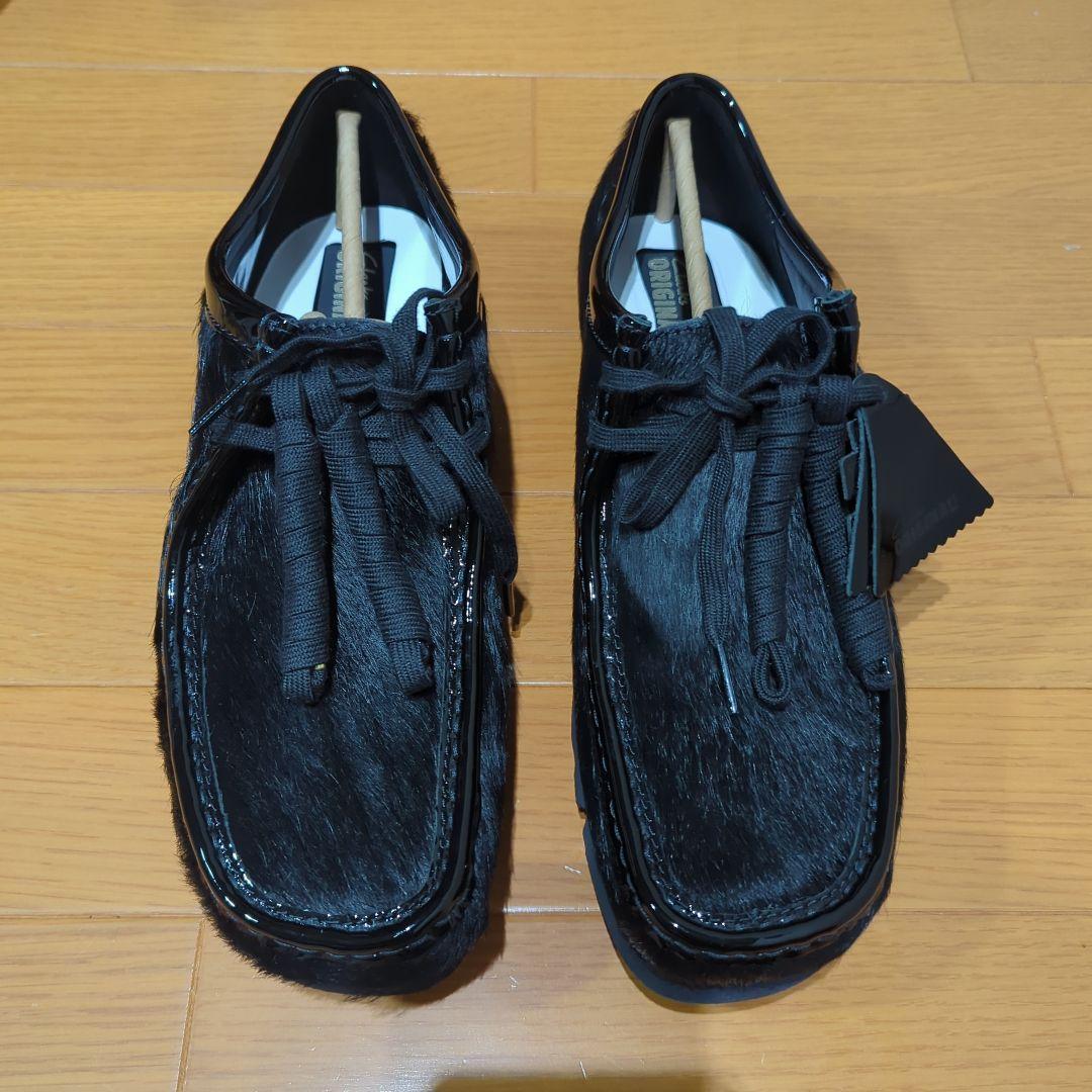 クラークス ワラビー ブラック ヘア オン ブラックアイパッチ アトモス