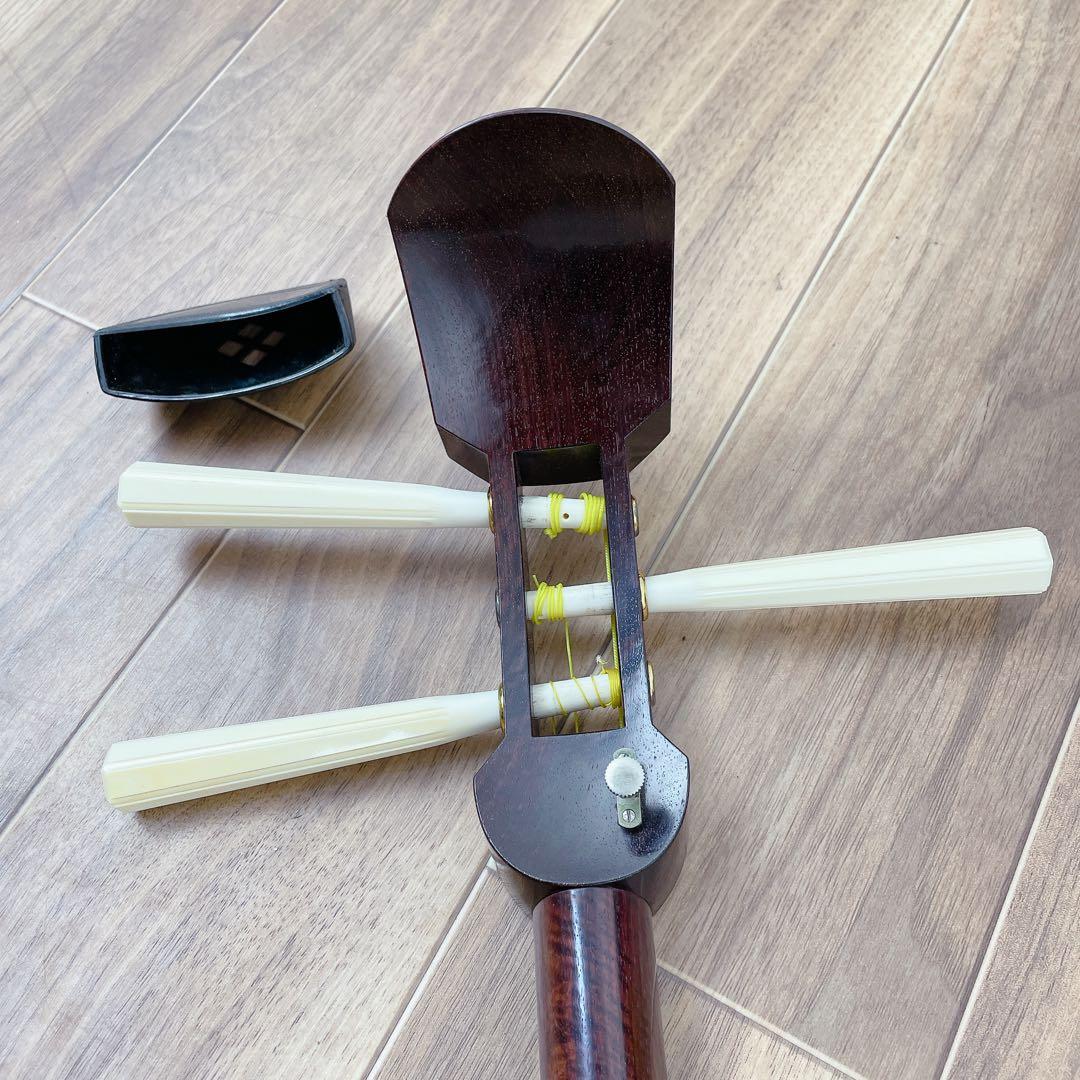 高級三味線 紅木 虎トチ 子持ち綾杉胴 一本溝 金ホゾ 細棹 東さわり 和楽器