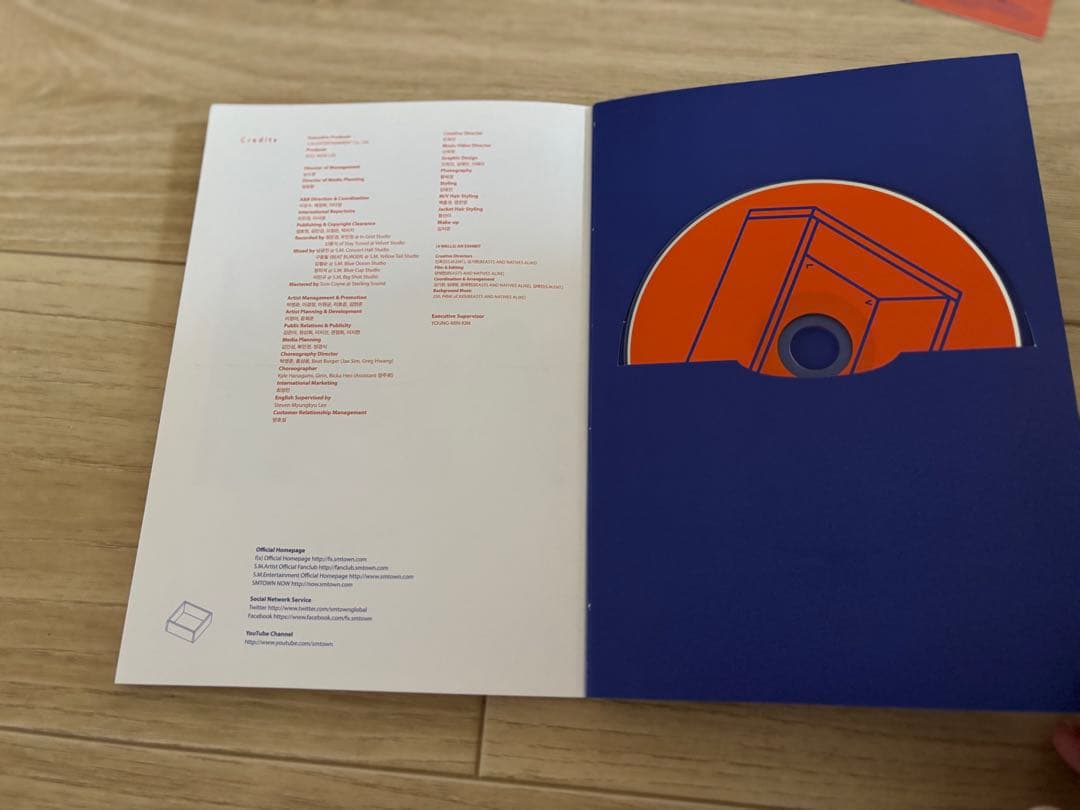 f(x) 4 Walls トレカ付き