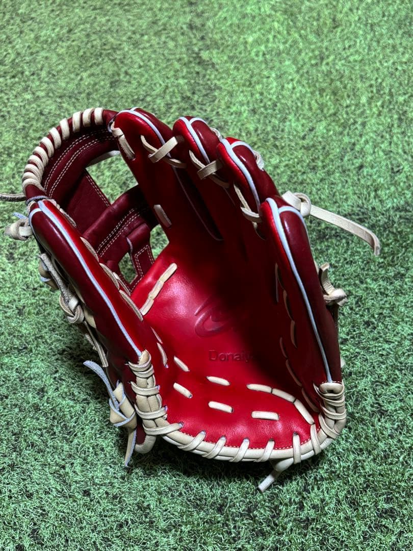 ドナイヤ 限定カラー軟式グローブ