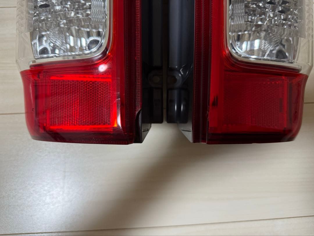 (ミニオン)ハイエース　テールライト　純正