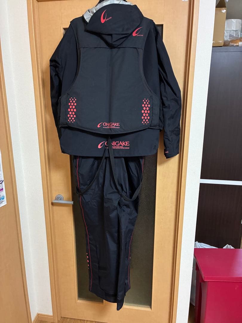 ONIKAKE フィッシングスーツ(上下セット)➕バッカンセット