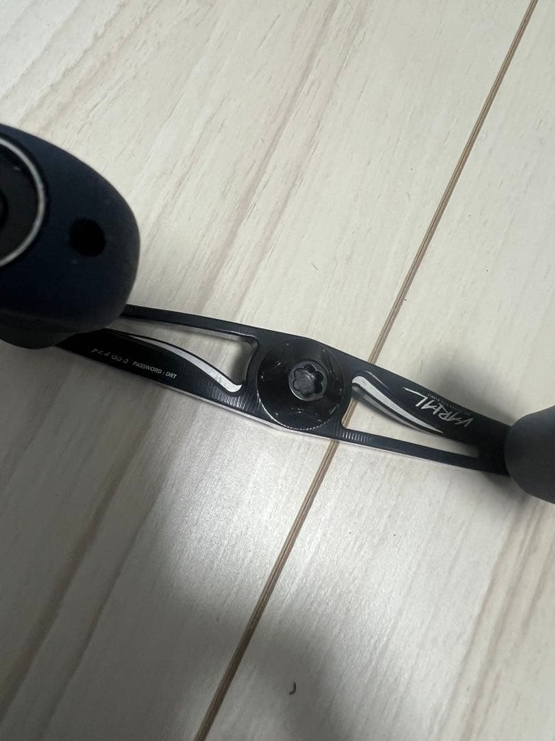 バリアル100 ブラック　フラットノブ＆純正ノブ　シマノ左巻きナット付き