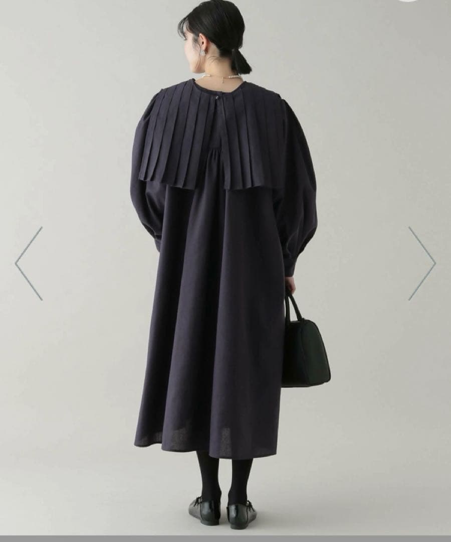 新品《natural by clip》プリーツ襟タックワンピース