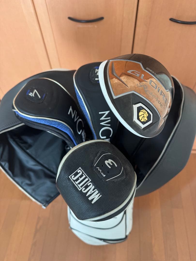 ゴルフキャディーバック　ゴルフクラブ4本付き