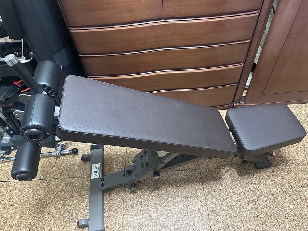 【送料込み】リーディングエッジ アジャスタブルベンチ