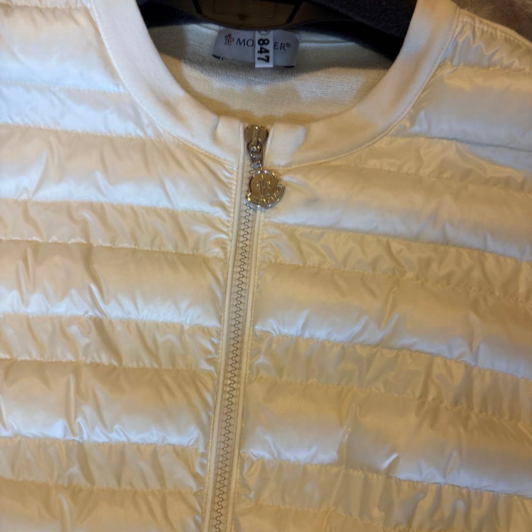 モンクレール　ホワイト ジップアップ