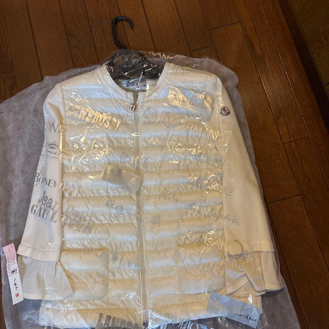 モンクレール　ホワイト ジップアップ