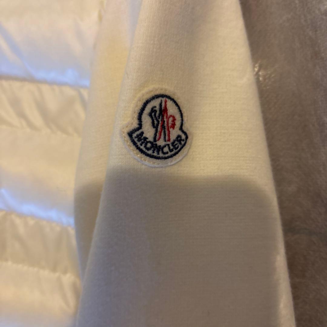 モンクレール　ホワイト ジップアップ
