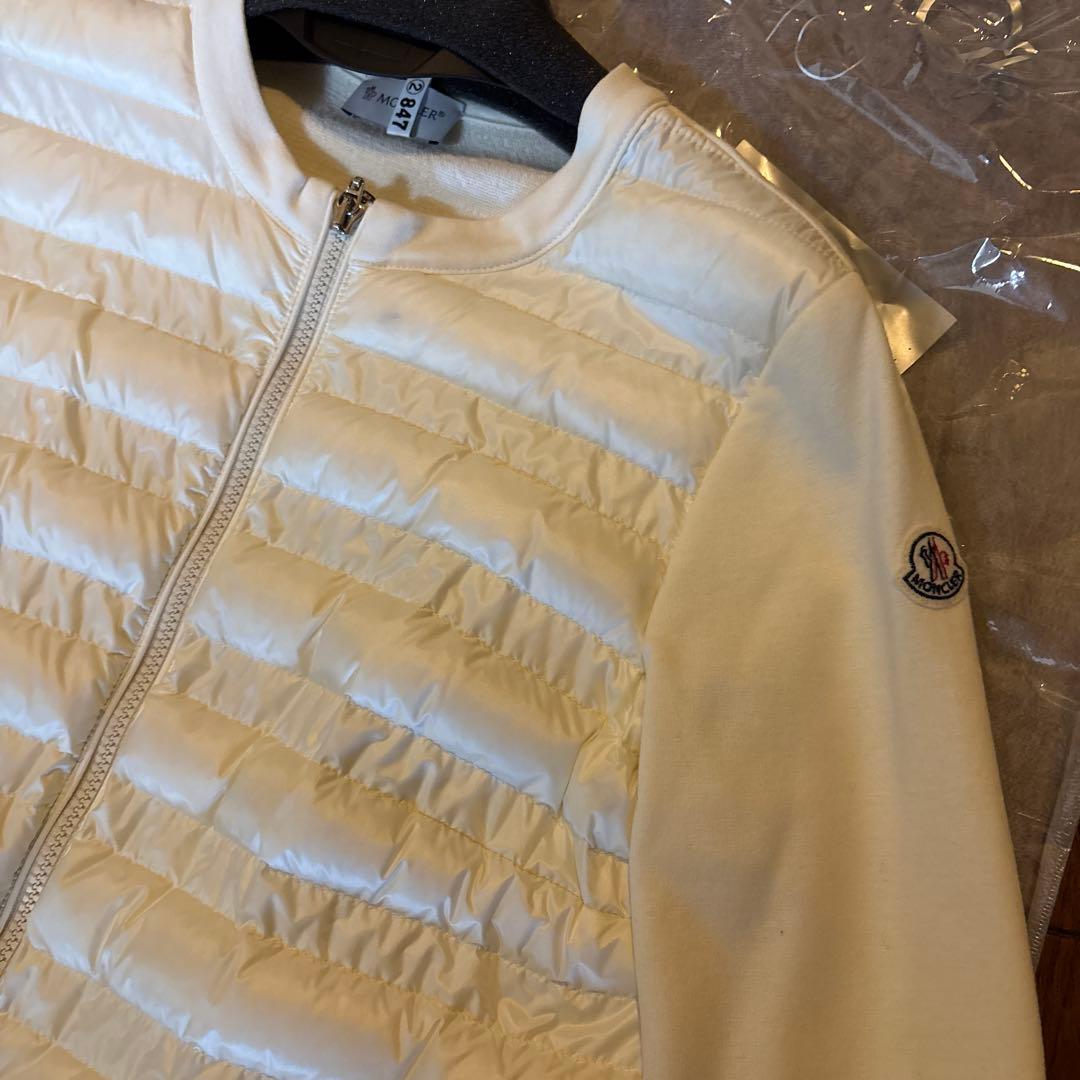 モンクレール　ホワイト ジップアップ