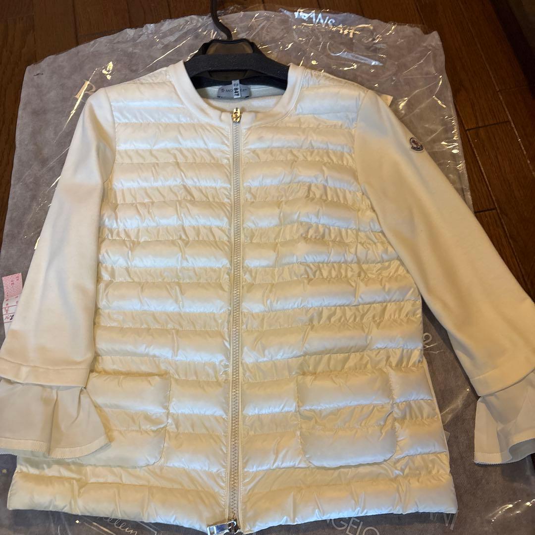 モンクレール　ホワイト ジップアップ