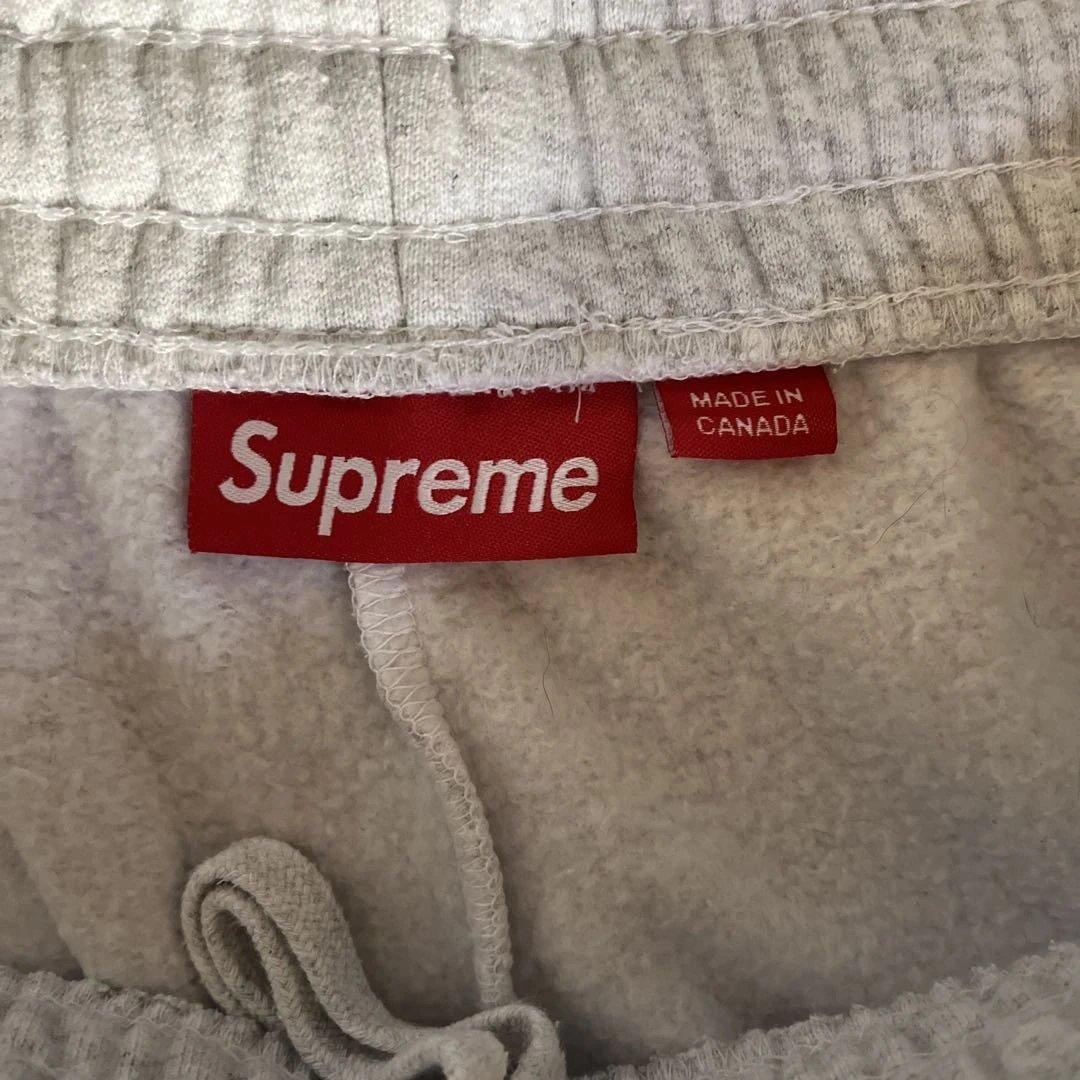 シュプリーム　ハーフパンツ