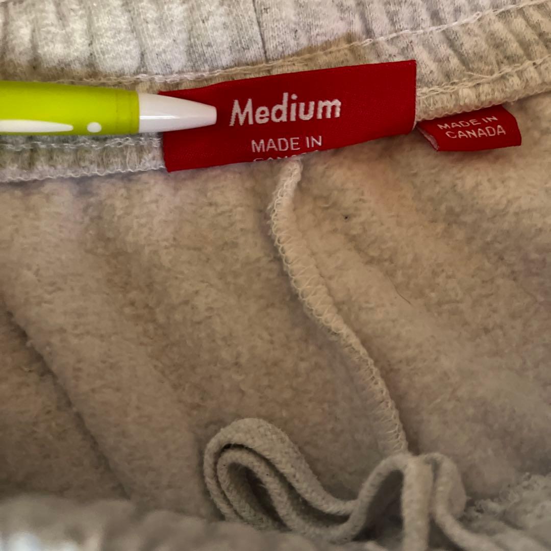 シュプリーム　ハーフパンツ