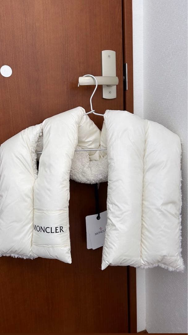 MONCLER フェイクファー切り替え ダウンマフラー