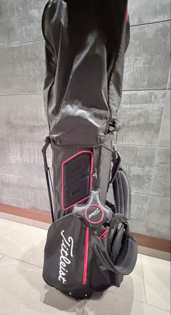 Titleist スタンド式キャディバッグ ブラック/レッド