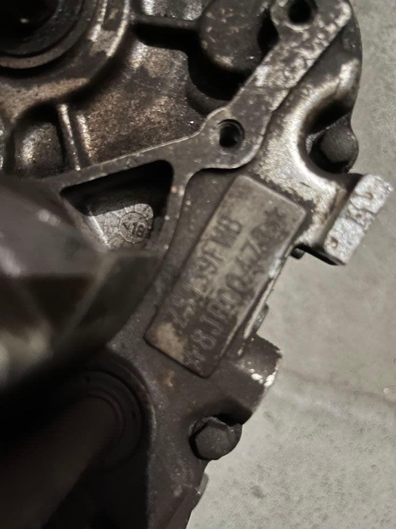 カブ系横型中華エンジン　ゾンシェン？製