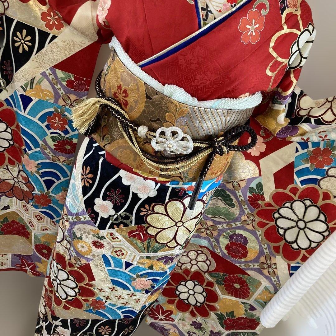 未使用に近い　豪華振袖フルセット　華やかな花柄　赤
