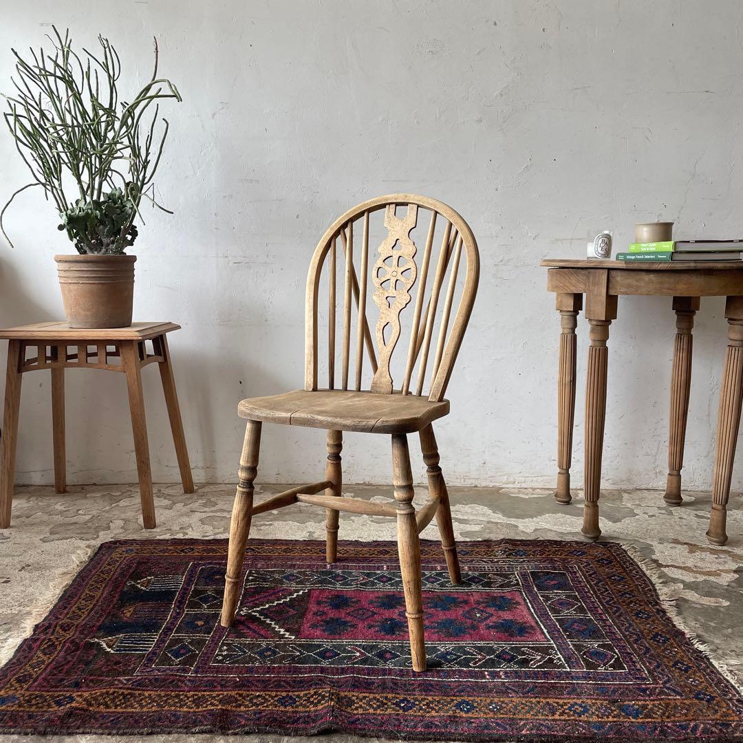 M'sビンテージ　Vバックダイニングチェア　ホイールバックチェア　剥離加工