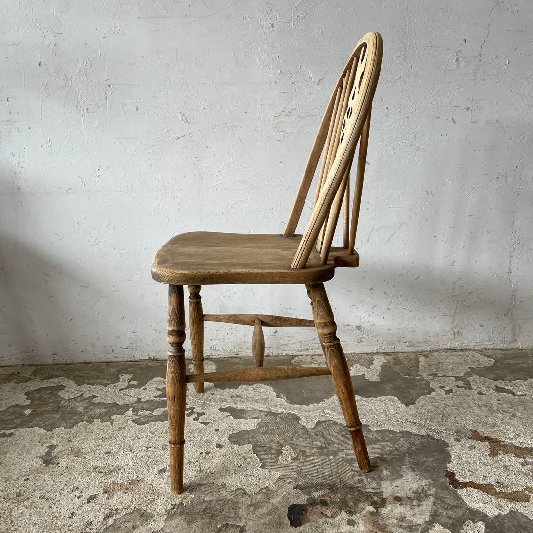 M'sビンテージ　Vバックダイニングチェア　ホイールバックチェア　剥離加工