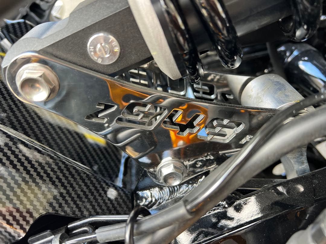 Z900RS リンクプレート